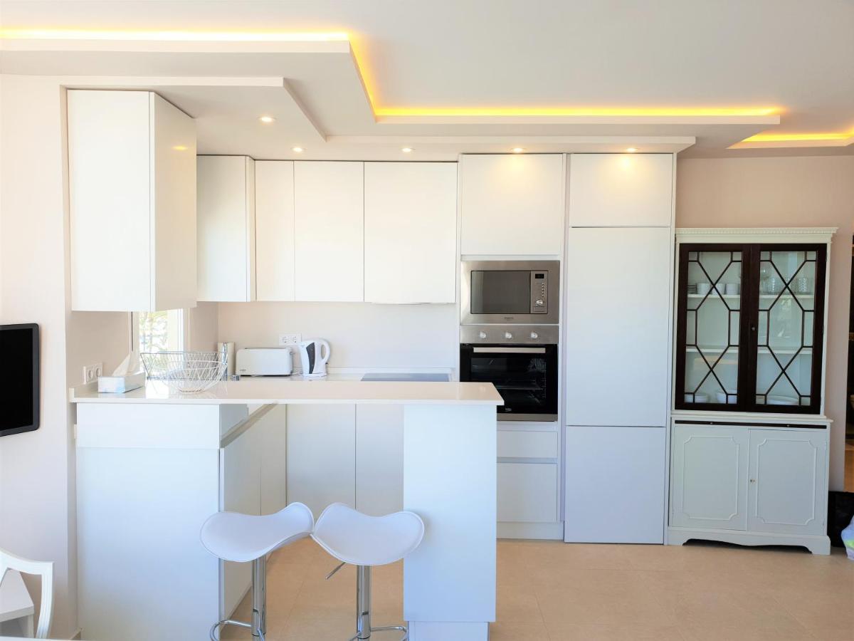 Fantastic Apartment B In Front Of The Sea & Marina Estepona Exteriör bild